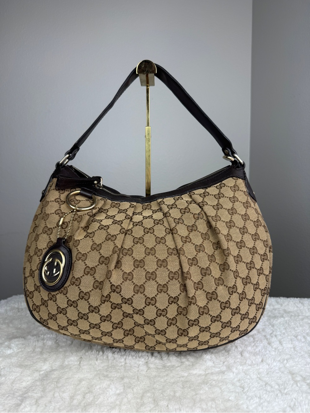 Gucci Sukey hobo Beige GG Canvas Shoulder Bag with Dark Brown Trim